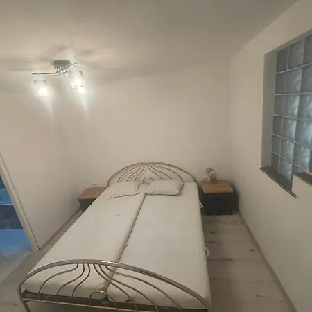 Stenz בית הארחה